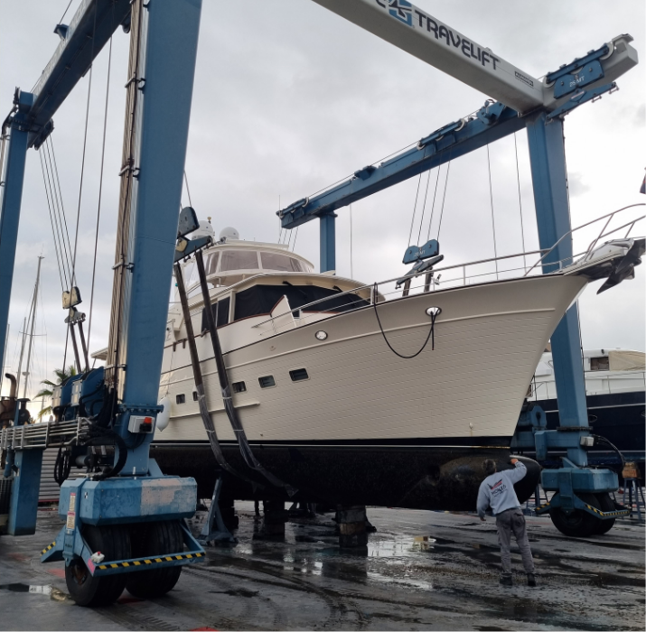 Servicio completo de gardiennage para yates en Valencia, garantizando la protección y el mantenimiento continuo de tu barco.